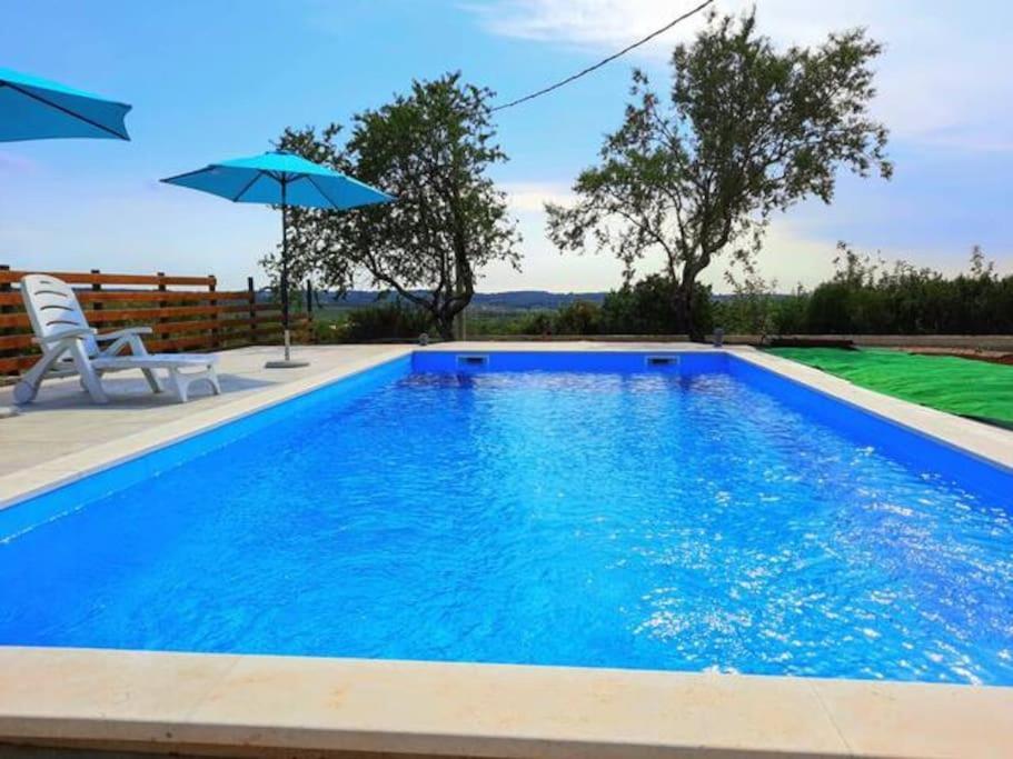 Holiday Home For 8 People, Pool + Sea View Vilanija Экстерьер фото