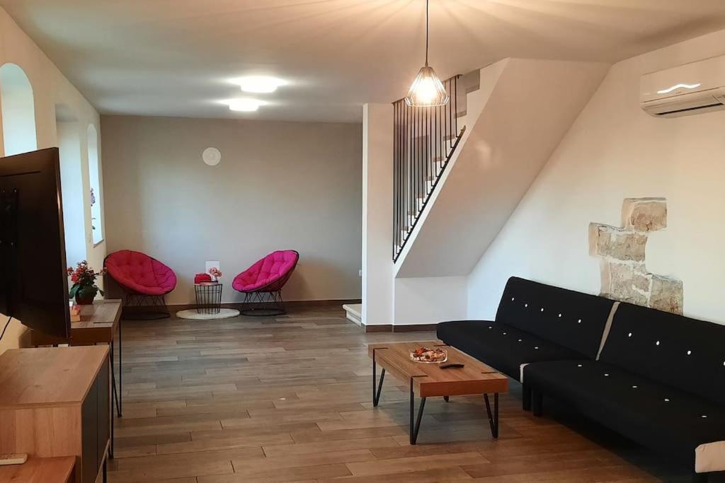 Holiday Home For 8 People, Pool + Sea View Vilanija Экстерьер фото