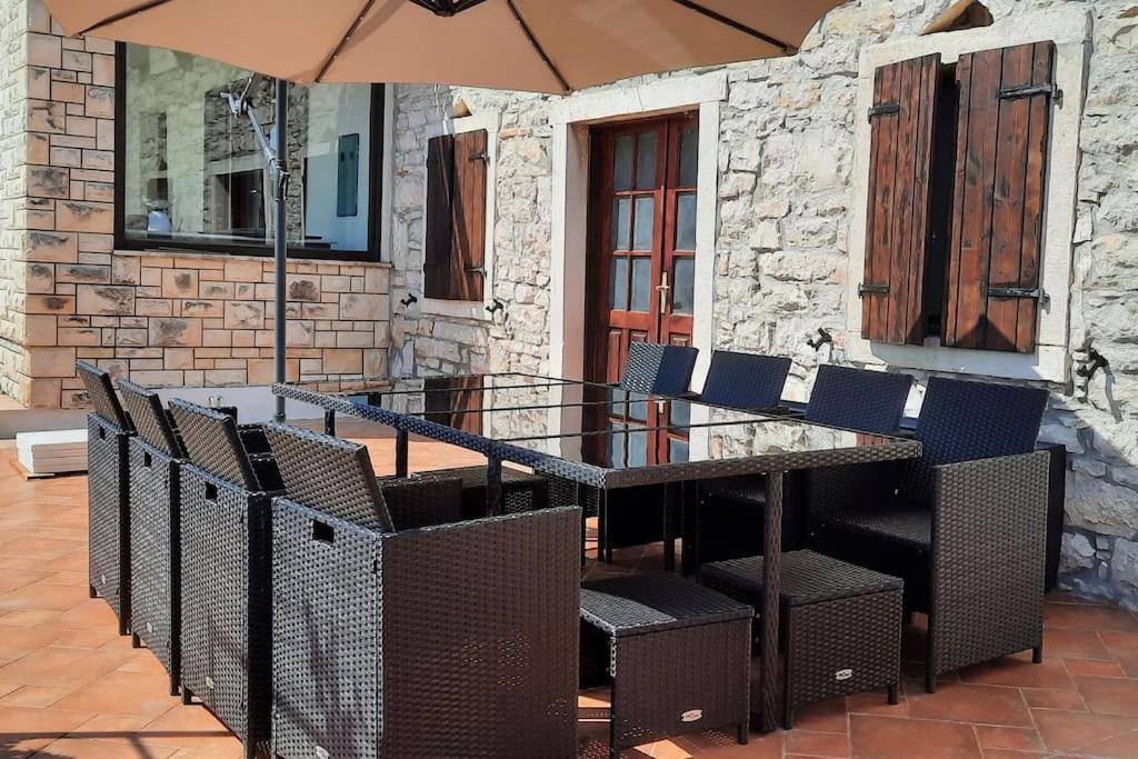 Holiday Home For 8 People, Pool + Sea View Vilanija Экстерьер фото